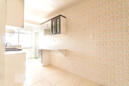 Cozinha de apartamento para alugar com 2 quartos, 83m² em São Sebastião, Porto Alegre
