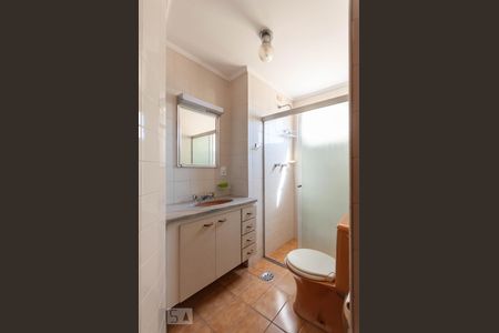 Banheiro de apartamento para alugar com 2 quartos, 120m² em Centro, Campinas