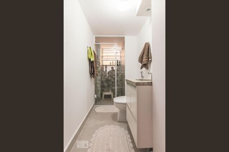 Banheiro de apartamento para alugar com 3 quartos, 75m² em São Francisco, Curitiba