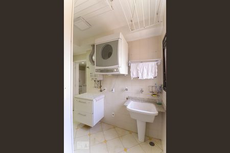 Apartamento à venda com 170m², 3 quartos e 3 vagas Apartamento à venda com 170m², 3 quartos e 3 vagasÁrea de serviço