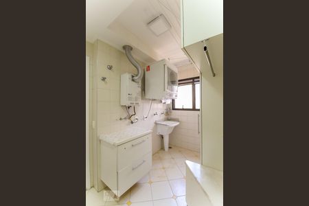 Apartamento à venda com 170m², 3 quartos e 3 vagas Apartamento à venda com 170m², 3 quartos e 3 vagasÁrea de serviço