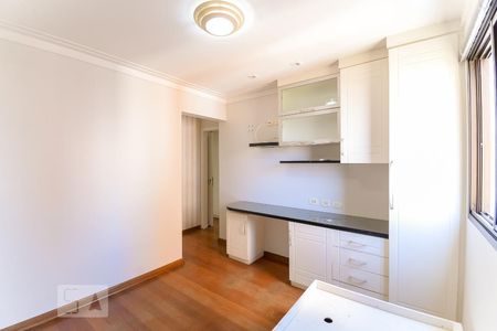 Apartamento à venda com 170m², 3 quartos e 3 vagas Apartamento à venda com 170m², 3 quartos e 3 vagasSuíte 2