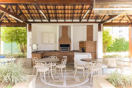 Apartamento à venda com 170m², 3 quartos e 3 vagas Apartamento à venda com 170m², 3 quartos e 3 vagasChurrasqueira