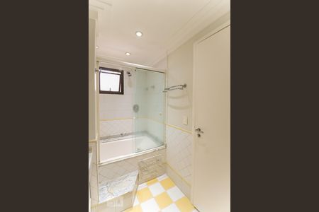 Apartamento à venda com 170m², 3 quartos e 3 vagas Apartamento à venda com 170m², 3 quartos e 3 vagasBanheiro da suíte 1