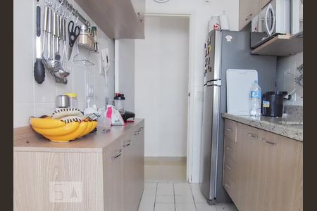 Cozinha de apartamento à venda com 2 quartos, 54m² em Santa Teresinha, São Paulo