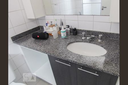 Banheiro de apartamento à venda com 2 quartos, 54m² em Santa Teresinha, São Paulo