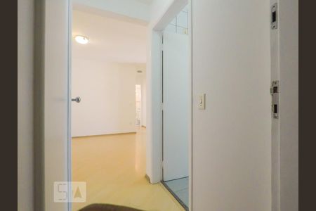 Entrada de apartamento para alugar com 2 quartos, 71m² em Aclimação, São Paulo