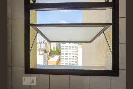 Janela da Área de serviço de apartamento para alugar com 2 quartos, 71m² em Aclimação, São Paulo