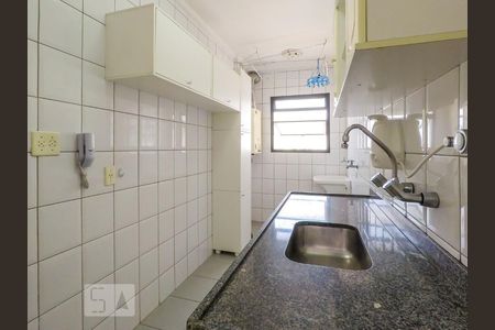 Cozinha de apartamento para alugar com 2 quartos, 71m² em Aclimação, São Paulo