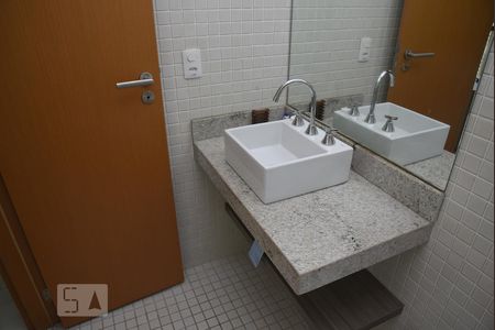 Banheiro de kitnet/studio para alugar com 1 quarto, 35m² em Jacarepaguá, Rio de Janeiro