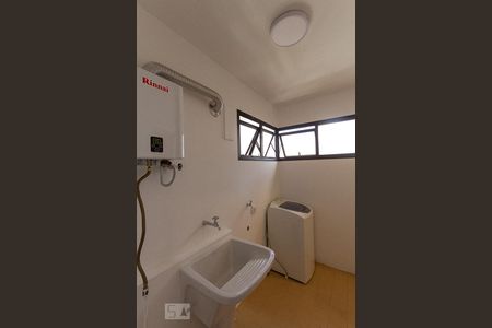 Área de Serviço de apartamento para alugar com 2 quartos, 100m² em Jardim Londrina, São Paulo