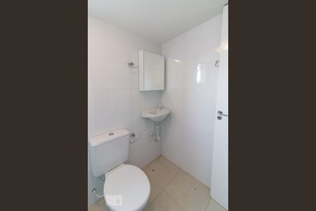 Banheiro de apartamento para alugar com 1 quarto, 52m² em Jardim Tranqüilidade, Guarulhos