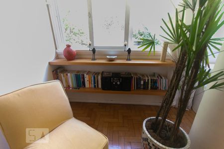 Sala de Estar de apartamento para alugar com 2 quartos, 95m² em Leblon, Rio de Janeiro