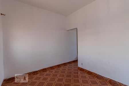 Sala de casa para alugar com 2 quartos, 70m² em Jardim Laone, São Paulo