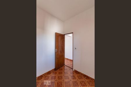 Quarto 1 de casa para alugar com 2 quartos, 70m² em Jardim Laone, São Paulo