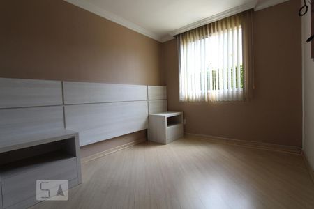 Suíte de apartamento para alugar com 2 quartos, 56m² em Capão Raso, Curitiba