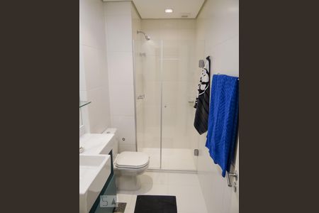 Banheiro de kitnet/studio à venda com 1 quarto, 44m² em Cristal, Porto Alegre