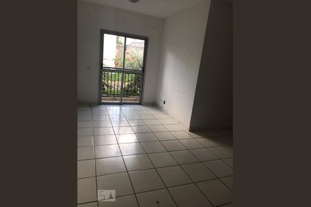 Sala de apartamento para alugar com 3 quartos, 63m² em Vila São Luiz, Goiânia