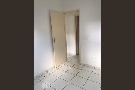 Quarto de apartamento para alugar com 3 quartos, 63m² em Vila São Luiz, Goiânia