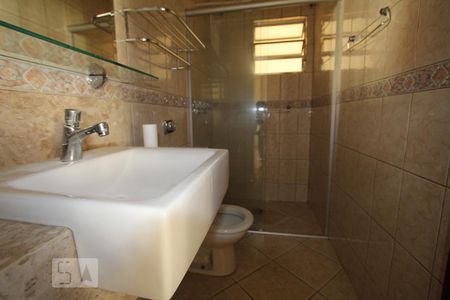 Banheiro de casa para alugar com 3 quartos, 128m² em Fazendinha, Curitiba