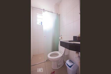 Banheiro de apartamento para alugar com 2 quartos, 61m² em São João Batista (venda Nova), Belo Horizonte