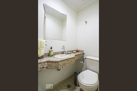 Lavabo de apartamento para alugar com 1 quarto, 50m² em Cambuí, Campinas