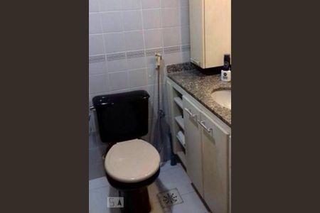 Banheiro da Suíte de apartamento para alugar com 2 quartos, 70m² em Barra da Tijuca, Rio de Janeiro