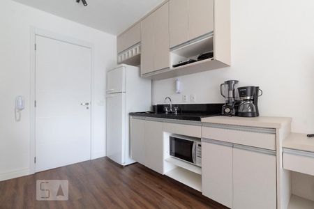 Cozinha de kitnet/studio à venda com 1 quarto, 31m² em Sumarezinho, São Paulo