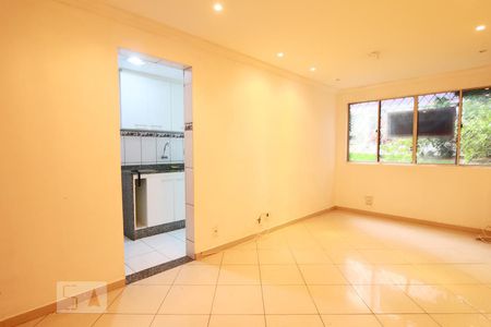 Sala de apartamento para alugar com 2 quartos, 48m² em Freguesia (jacarepaguá), Rio de Janeiro