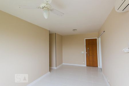 Sala de apartamento à venda com 3 quartos, 70m² em Pechincha, Rio de Janeiro