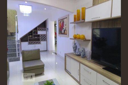 Sala de casa para alugar com 3 quartos, 240m² em Sítio Cercado, Curitiba