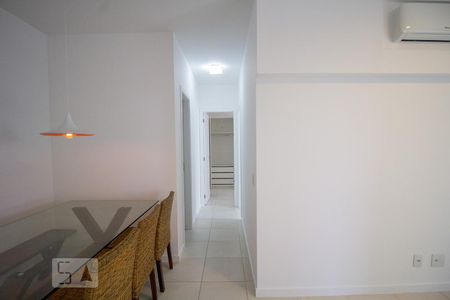 Sala de apartamento à venda com 2 quartos, 68m² em Barra da Tijuca, Rio de Janeiro