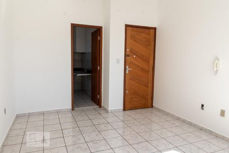 Apartamento para alugar com 3 quartos, 70m² em Heliópolis, Belo Horizonte