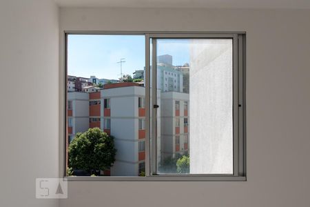 Apartamento para alugar com 3 quartos, 70m² em Heliópolis, Belo Horizonte