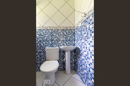 Banheiro de casa para alugar com 1 quarto, 45m² em Jardim Santa Maria, São Paulo