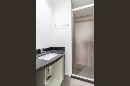 Banheiro de apartamento à venda com 1 quarto, 37m² em Petrópolis, Porto Alegre