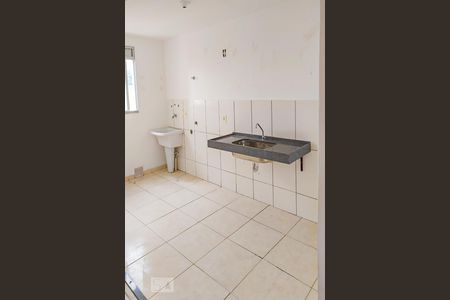 Cozinha  de apartamento à venda com 2 quartos, 48m² em Protásio Alves, Porto Alegre