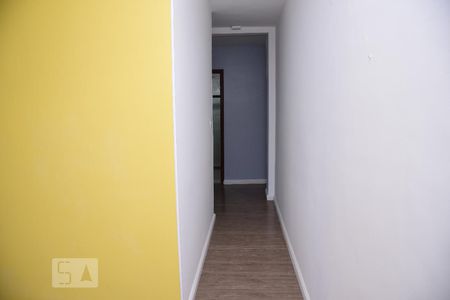 Corredor de apartamento à venda com 2 quartos, 56m² em Taquara, Rio de Janeiro