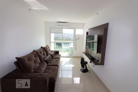 Sala de apartamento para alugar com 1 quarto, 25m² em Taquara, Rio de Janeiro