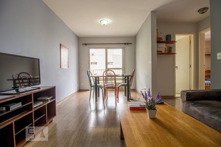 Sala de apartamento para alugar com 2 quartos, 77m² em Parque Imperial, São Paulo