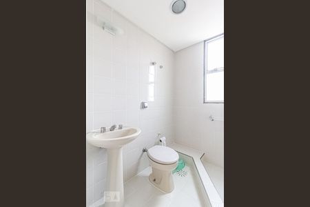 Banheiro da suíte de apartamento à venda com 4 quartos, 95m² em Itaim Bibi, São Paulo
