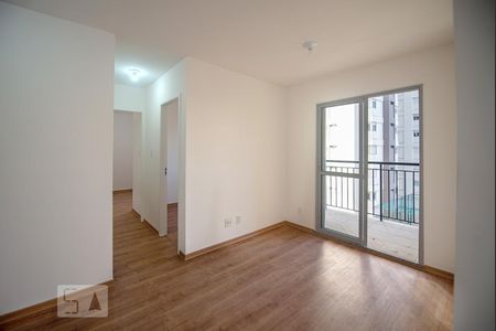 Sala,Corredor e Sacada de apartamento para alugar com 2 quartos, 48m² em Vila Valparaíso, Santo André