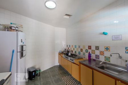 Casa para alugar com 400m², 8 quartos e 4 vagas Casa para alugar com 400m², 8 quartos e 4 vagasCozinha de apoio