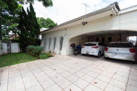 Casa para alugar com 400m², 8 quartos e 4 vagas Casa para alugar com 400m², 8 quartos e 4 vagasGaragem