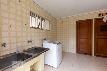 Casa para alugar com 400m², 8 quartos e 4 vagas Casa para alugar com 400m², 8 quartos e 4 vagasÁrea de serviço