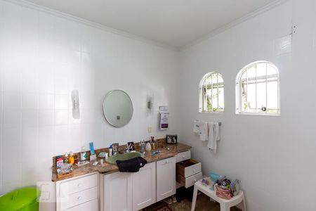 Banheiro da suíte de casa para alugar com 8 quartos, 400m² em Jardim Londrina, São Paulo
