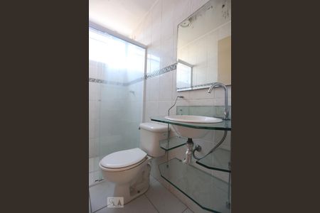 Banheiro de apartamento à venda com 2 quartos, 56m² em Jardim Roberto, Osasco