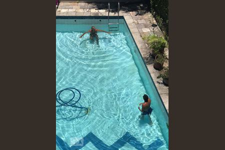 Piscina de casa à venda com 4 quartos, 400m² em Jardim Guanabara, Rio de Janeiro