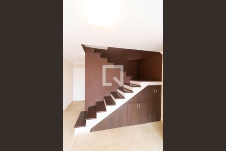 Escada de apartamento para alugar com 4 quartos, 179m² em Jardim Planalto, Campinas
