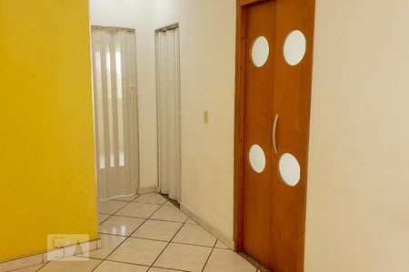 Corredor de apartamento à venda com 2 quartos, 64m² em Jardim Cristin Alice, Guarulhos
